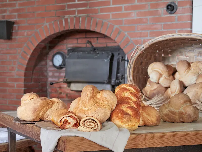 Panaderia Las Cruces - Panadería en Belmonte de Miranda - foto 2