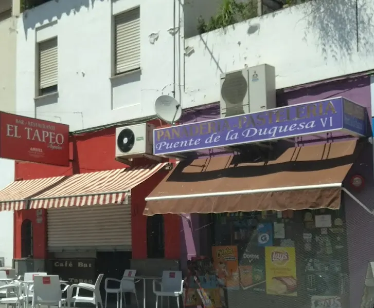 Panaderia-Pasteleria Puente De La Duquesa III - Panadería en Granada - foto 2