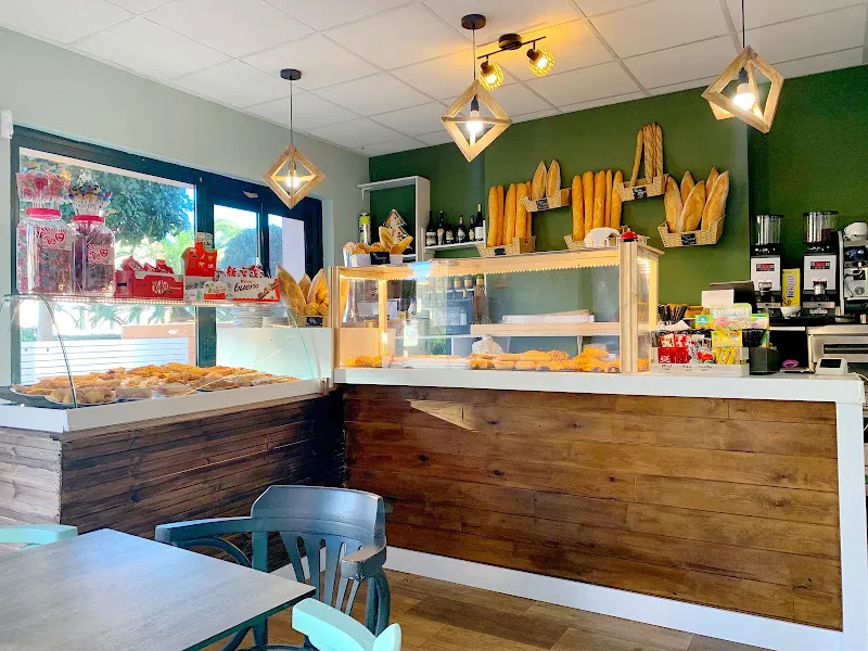 Cafetería Santa Caterina - Panadería en Vinyols i els Arcs - foto 2