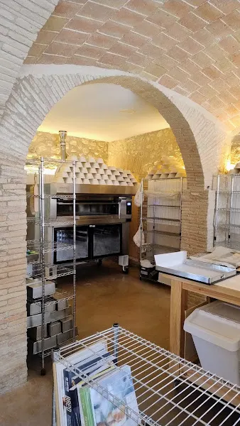 Forn de pa Lleva't! - Panadería en Avinyonet de Puigventos - foto 2
