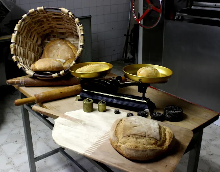 Panadería Alonso - Panadería en Cabrillanes - foto 3