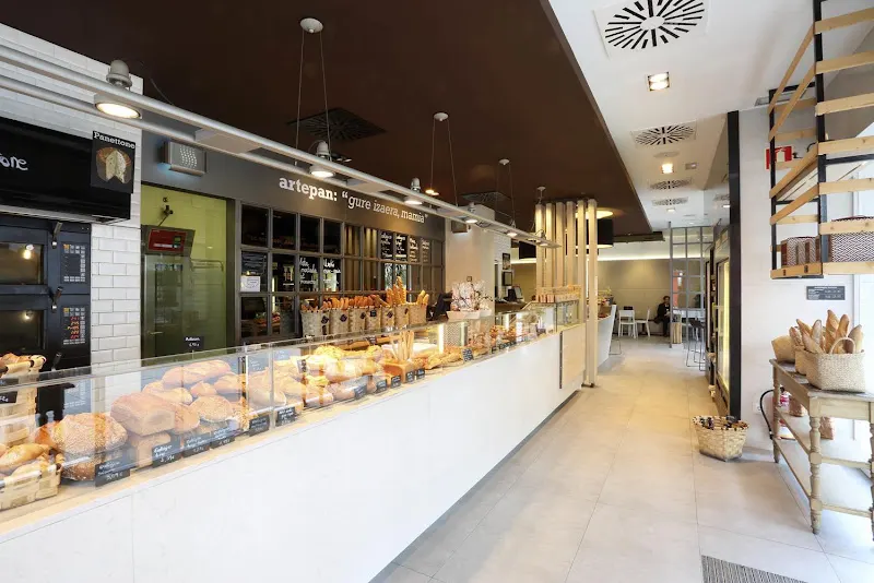 artepan Salburua - Panadería en Vitoria-Gasteiz - foto 2