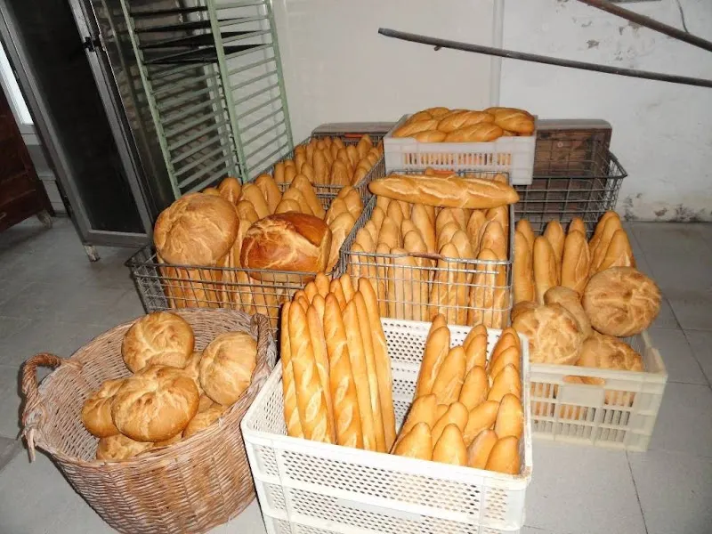 Forn de Pa i Pastisseria "Cal Clarisó" - Panadería en Vilanova de Bellpuig - foto 2