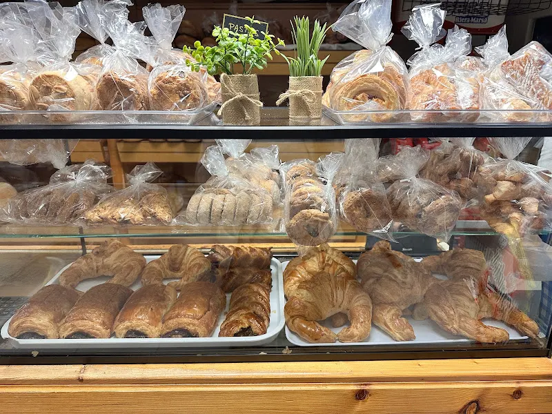 Supermercado y Panadería Brun - Panadería en Valle de Hecho - foto 2