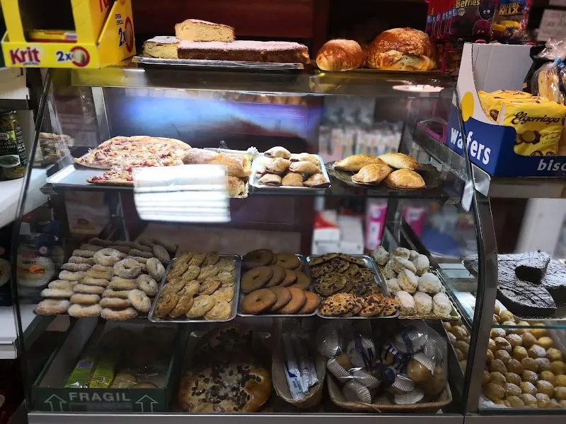PANADERÍA BOLLERÍA MARTÍN. - Panadería en Villargordo del Cabriel - foto 2