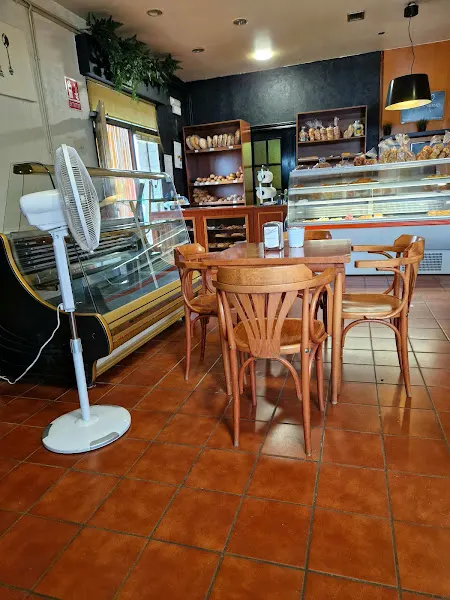 El Horno Del Abuelo Fidel - Panadería en Urdiales del Paramo - foto 2