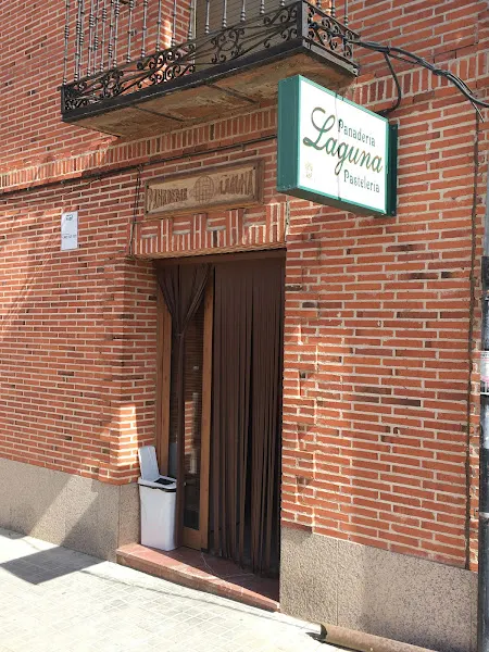 Panadería-pastelería Laguna - Panadería en Villalar de los Comuneros - foto 2