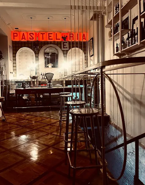 Abacería La Pastelería | Vinos Naturales - Vinoteca en Madrid - foto 2
