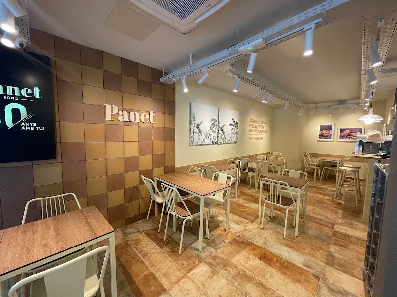Panet Guipúscoa - Forn de Pa, Pastisseria i Cafeteria - Panadería en Barcelona - foto 2
