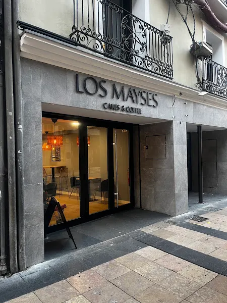 Los Mayses Cakes & Coffee