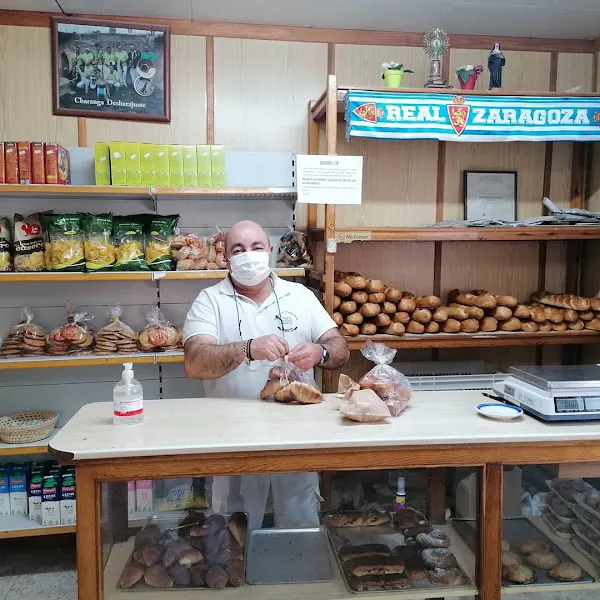 Panadería Julio A. Martínez - Panadería en Bureta - foto 2