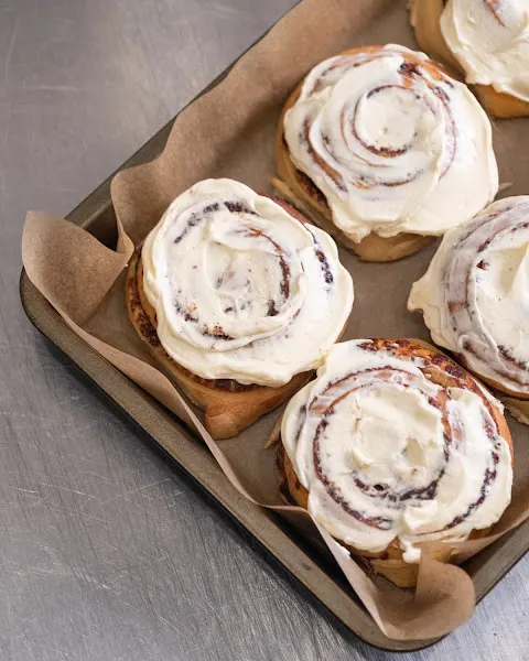 MadRolls Cinnamon Rolls