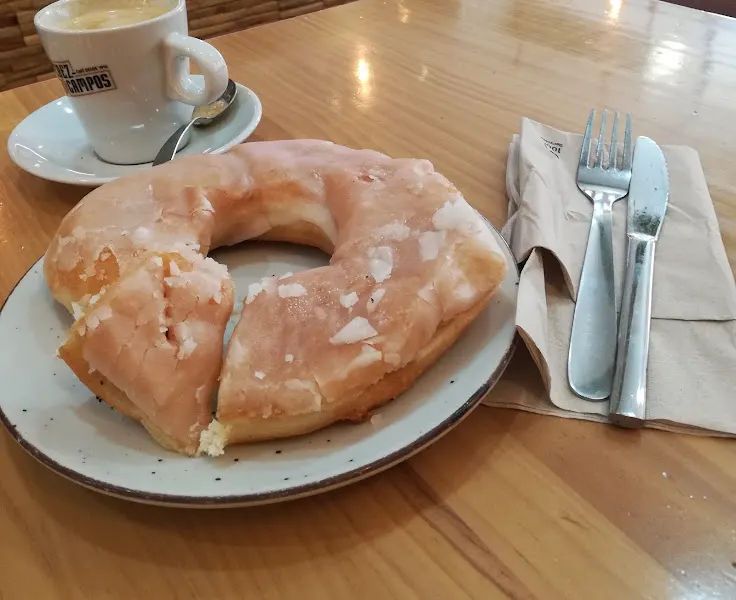Hnos Pedregal Confitería-Panadería - Panadería en Cartagena - foto 2