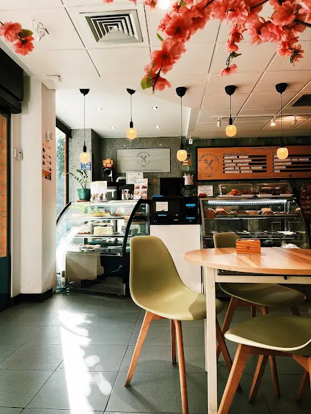 Cafetería Bakery con z - Panadería en Madrid - foto 2