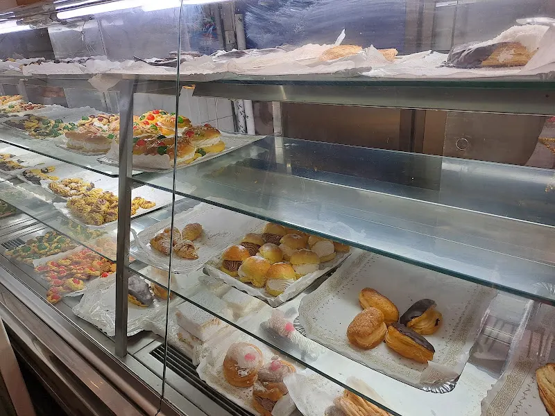 Panadería y Alimentación La Familia - Madrid