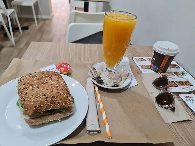 aroma panadería y cafetería