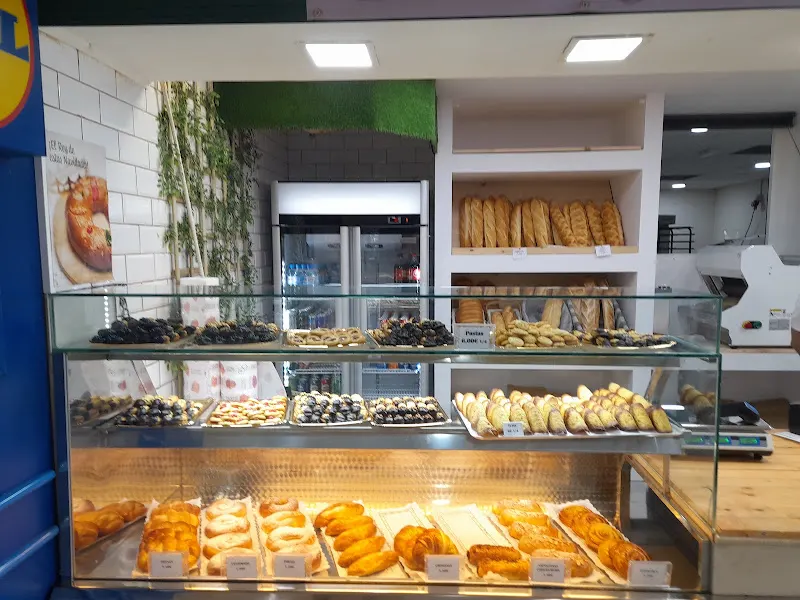 Cada Día Pastelería Pan Artesano - Panadería en Madrid - foto 2