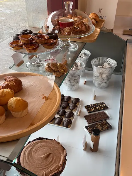 Pastelería Mores - Panadería en Madrid - foto 2
