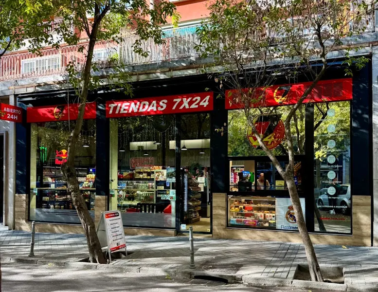 Tiendas 7x24 Bernabéu - Tienda de alimentación en Madrid - foto 2