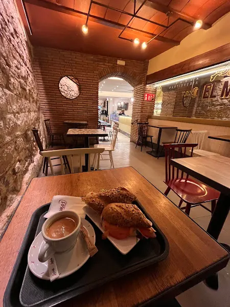 El Mos - Panadería en Barcelona - foto 3