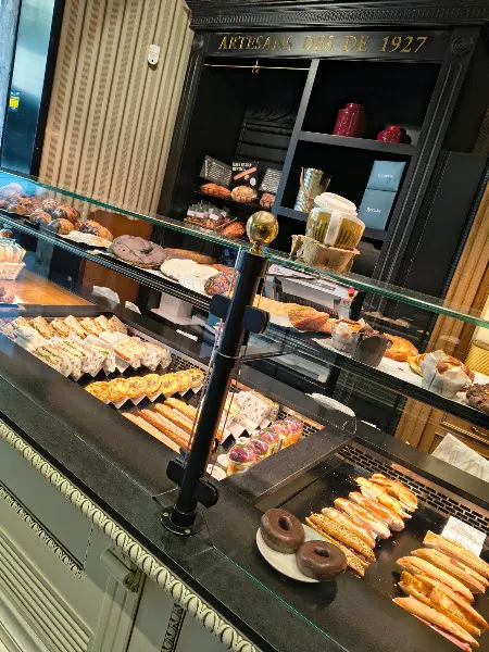 El Fornet - Cafetería en Fontanella 15 - Panadería en Barcelona - foto 2