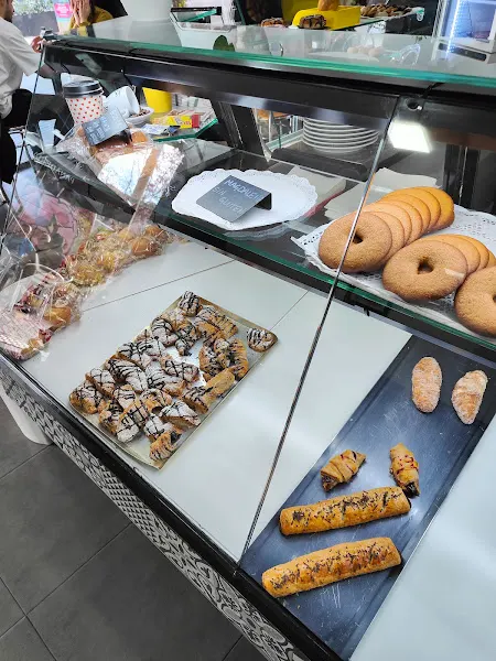 Panaderia J & R