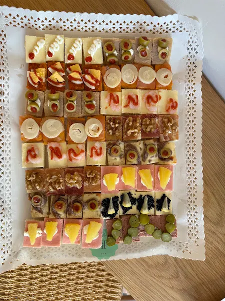 Le Petit Four