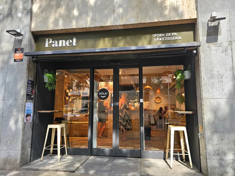 Panet Còrsega - Forn de Pa, Pastisseria i Cafeteria - Panadería en Barcelona - foto 2
