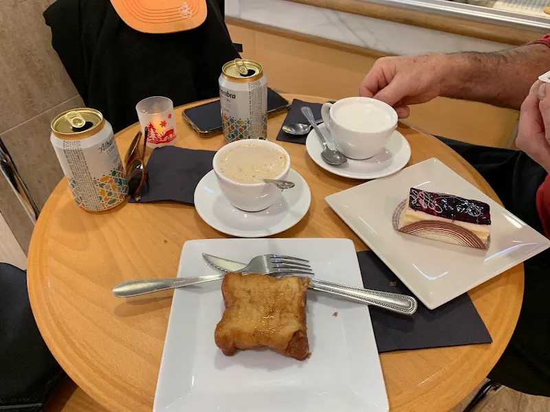 La Galette. Panadería, cafetería y pastelería.