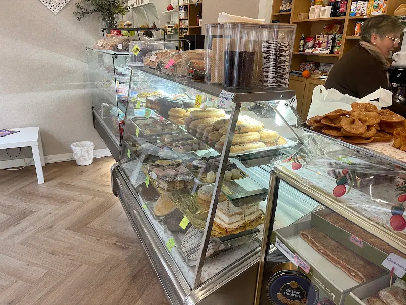 Panadería Confitería La Marlina - Panadería en Sevilla - foto 2