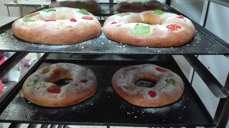 Panadería y Confiteria Pino - Panadería en Málaga - foto 2
