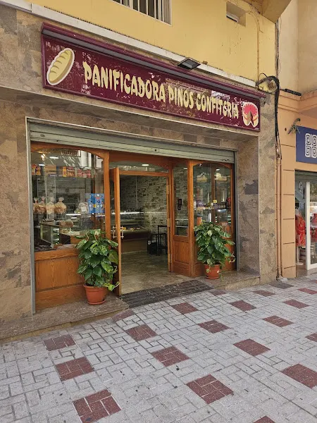 Panadería y confitería pinos