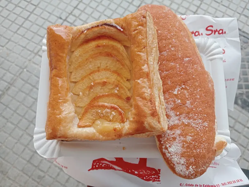 Panificadora Ntra. Sra. Del Socorro - Panadería en Málaga - foto 3