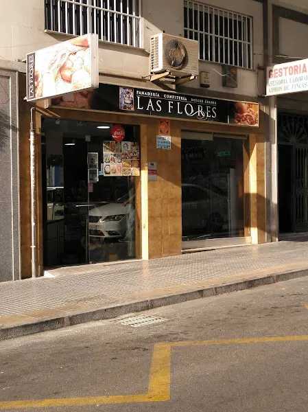 Panadería Confitería Las Flores - Panadería en Málaga - foto 2