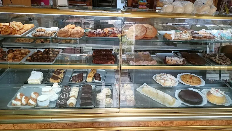 Fortes S.C.Panadería y pastelería - Panadería en Málaga - foto 2