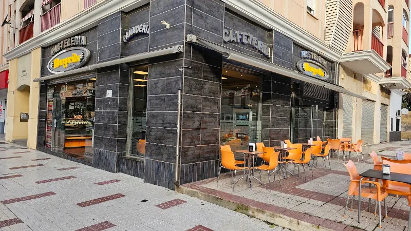 Pasteleria Margarita Los Corazones - Panadería en Málaga - foto 2