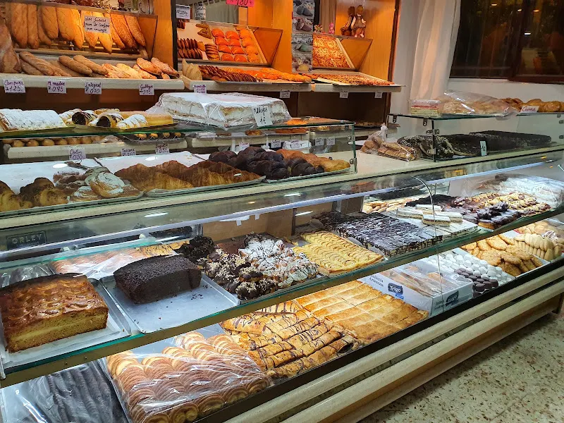 Panadería Confitería María José - Panadería en Murcia - foto 2