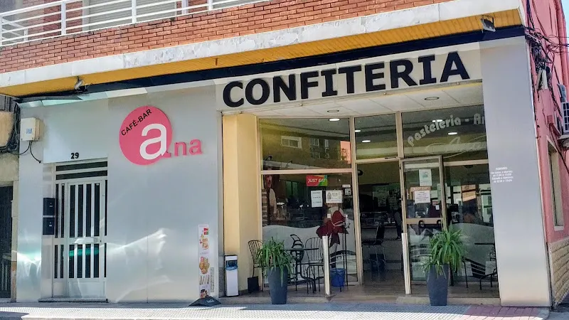 Café Bar Confitería Ana - Pastelería en Murcia - foto 2