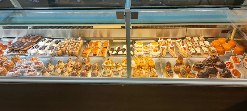 Confitería Fernando Santomera OK - Pastelería en Murcia - foto 2