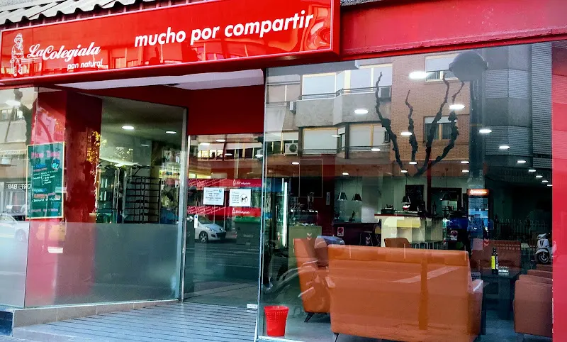 La Colegiala - Panadería en Murcia - foto 2
