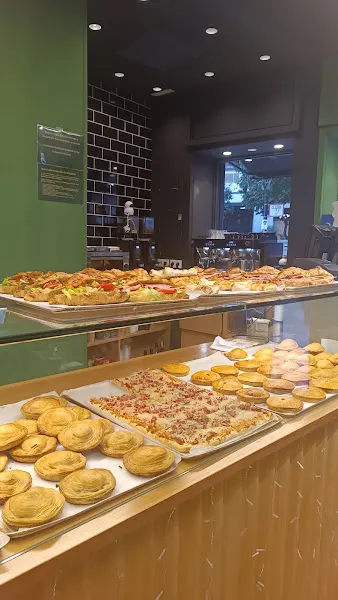 Confitería Coliseum - Panadería en Murcia - foto 2