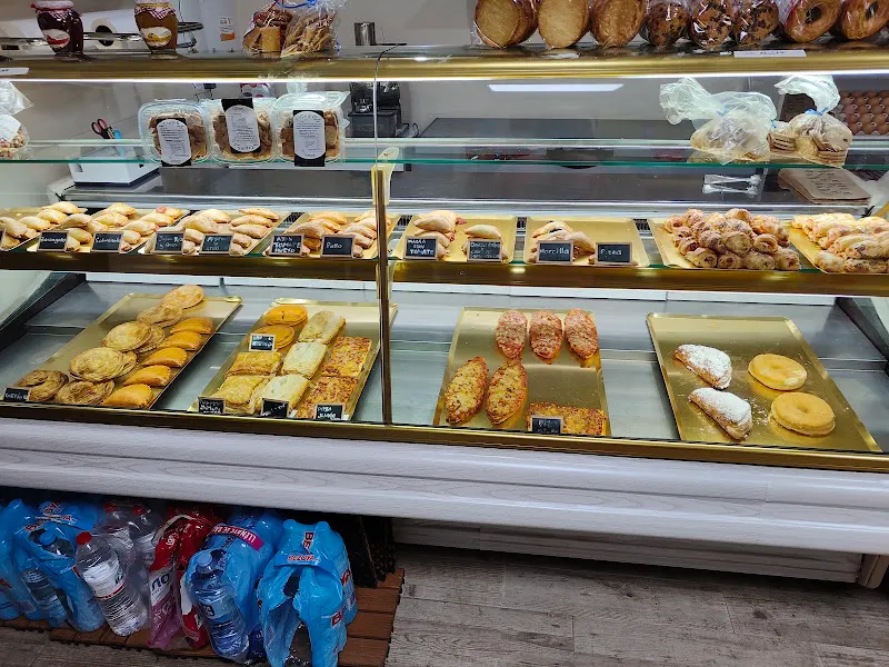 Panadería-Confitería El Buen Sabor - Panadería en Murcia - foto 3