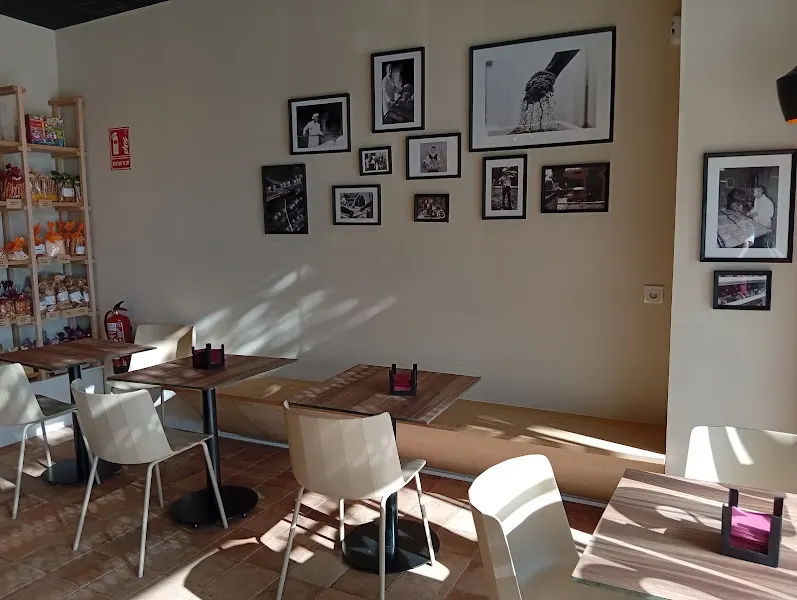 La Colegiala Ronda Sur - Panadería en Murcia - foto 2