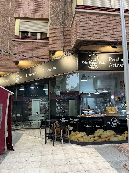 Mister Baker Cafe - Pastelería en Cartagena - foto 2