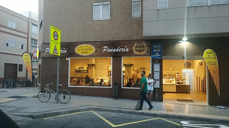 Panadería pastelería Guanarteme La Madera - Pastelería en Palmas de Gran Canaria (Las) - foto 2