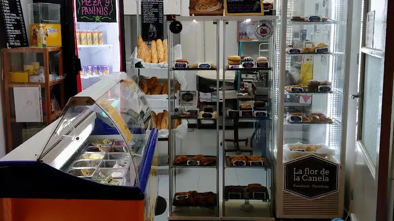 La Flor de la Canela Obrador Artesano de Panadería y Pastelería - Pastelería en Bilbao - foto 2