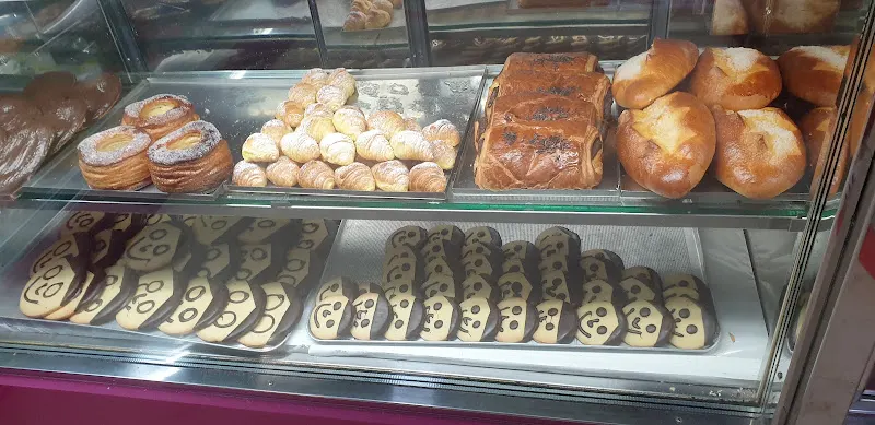 Pastelería-Cafetería Barcelona - Panadería en Vigo - foto 2
