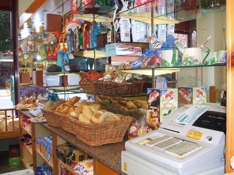 Panadería El Pilar - Panadería en Gijón - foto 2