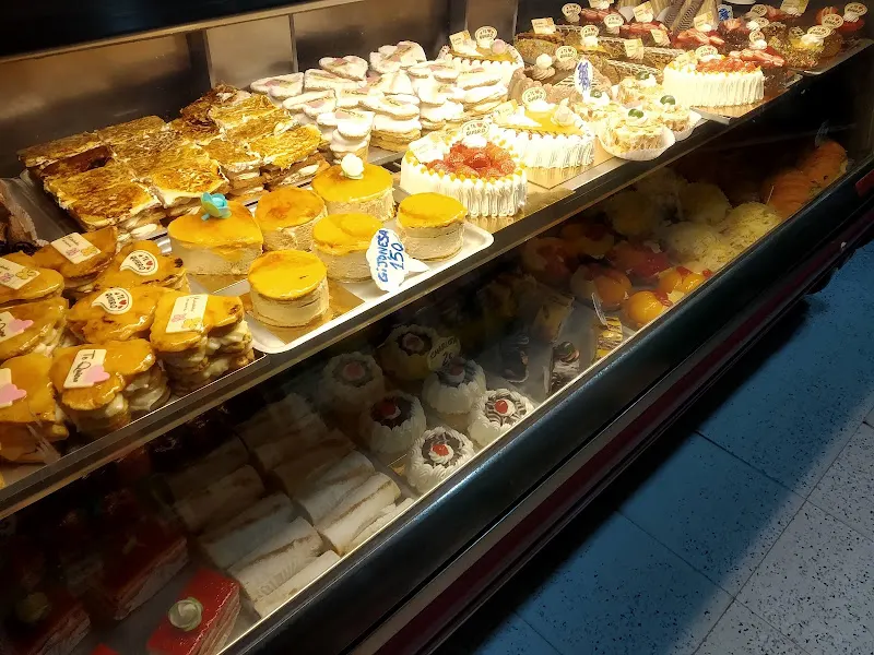 Panadería Espigas - Panadería en Gijón - foto 2