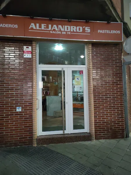 Pastelería Alejandro's - Panadería en Gijón - foto 2
